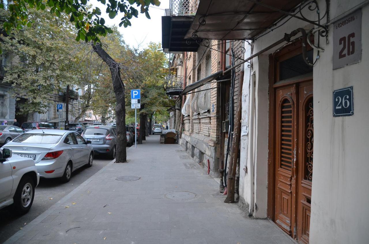 Natia'S Apartment On Dadiani St. Tbilisi Exterior photo