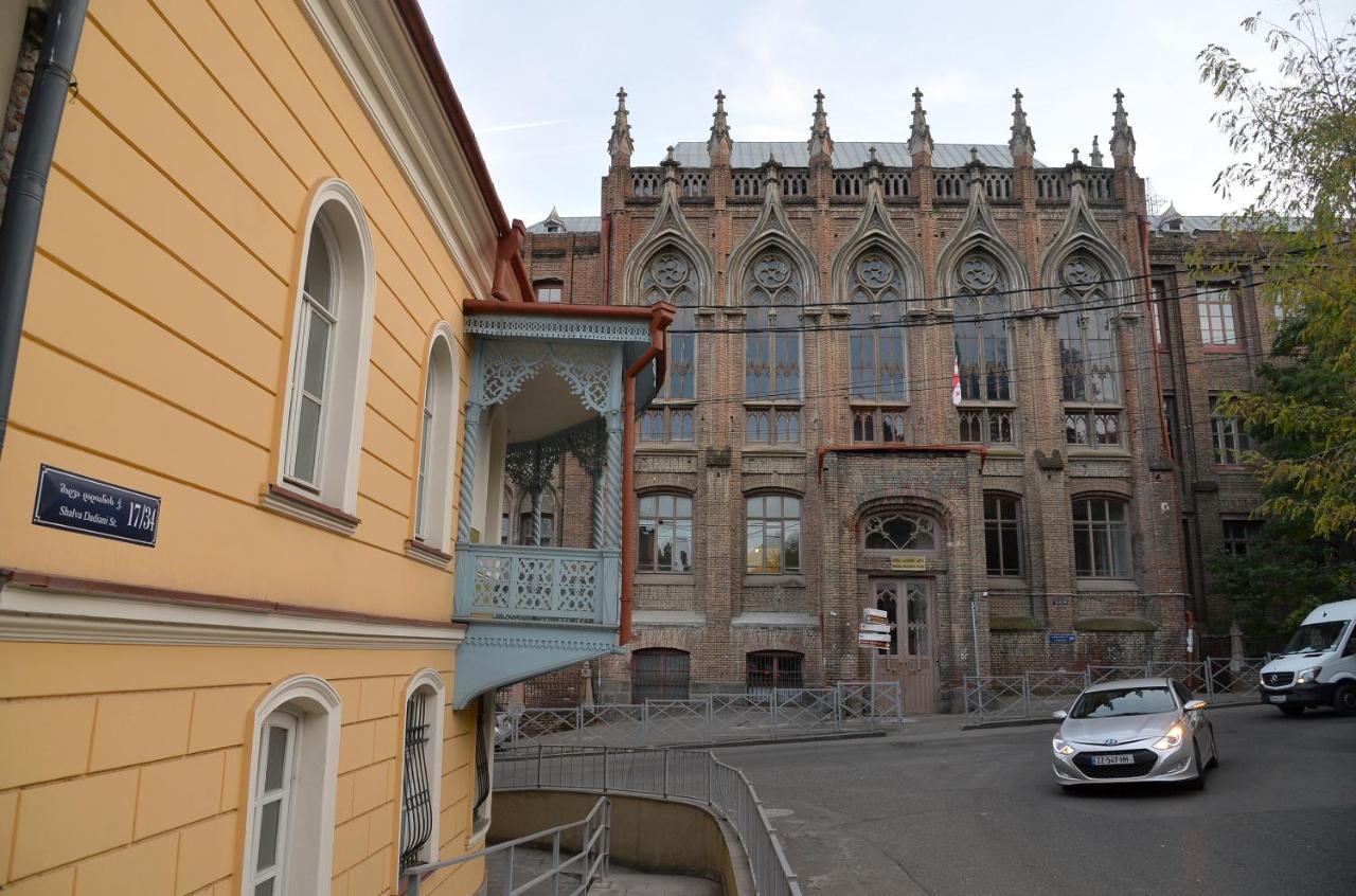 Natia'S Apartment On Dadiani St. Tbilisi Exterior photo